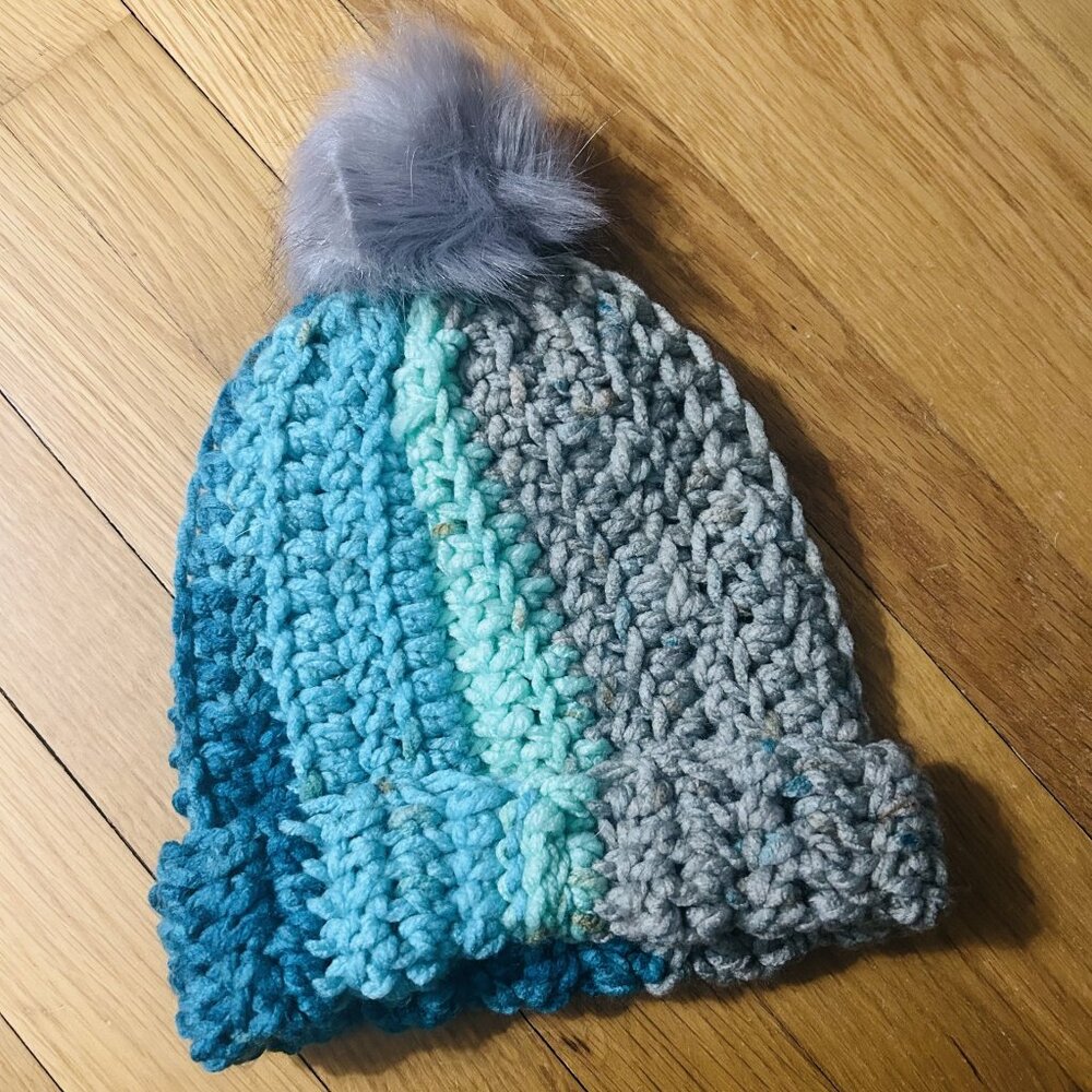 hand crochet Glacier Treat blue turquoise grey beanie with fur pom pom gray